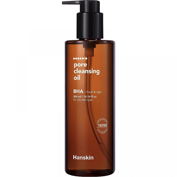 Hanskin Pore Cleansing Oil BHA on white background